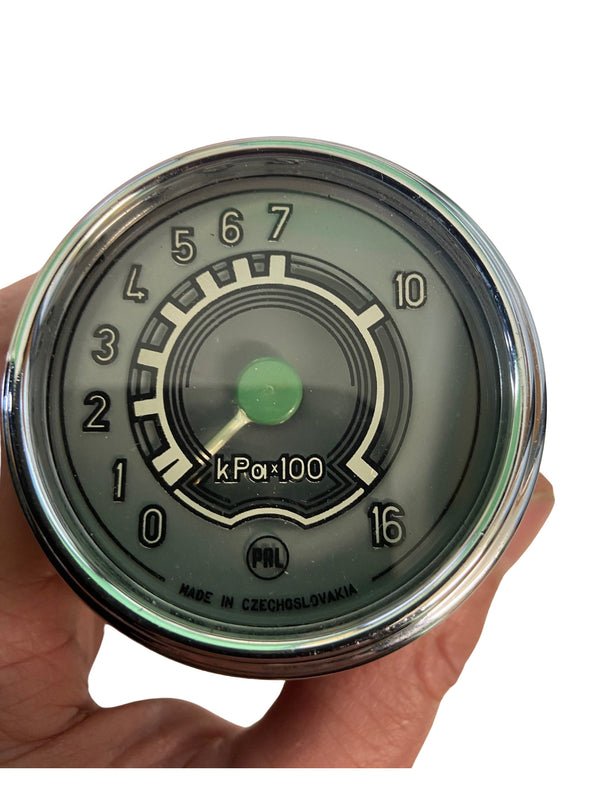 Air Oil Pressure Clock