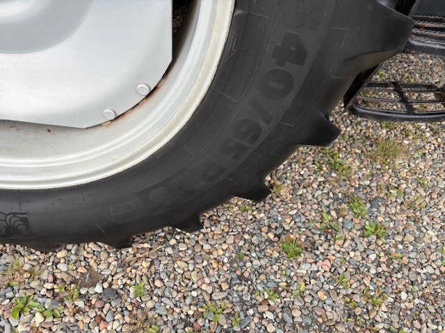 Massey Ferguson 6713